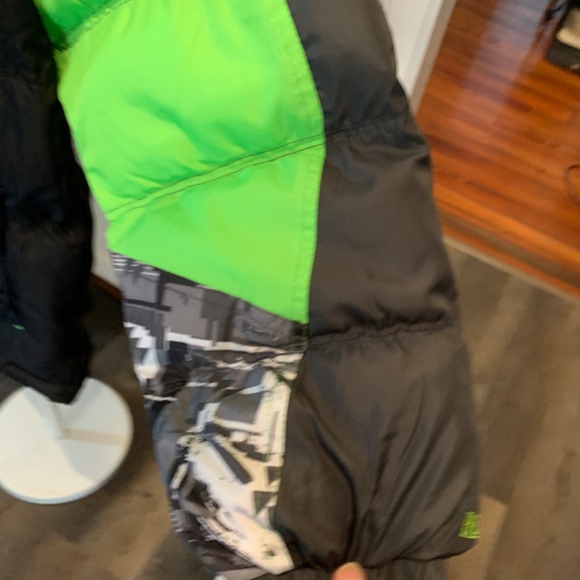 Pacific Trail boys super warm winter coat. Preowned in good shape - Picture 4 of 6